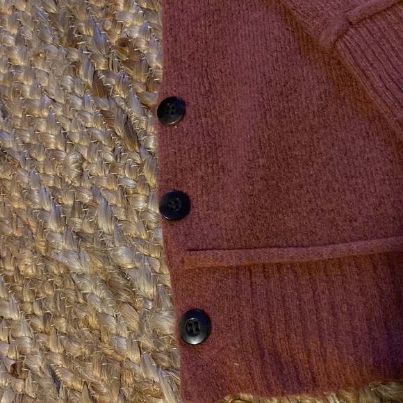 Women’s Sweater - Picture 2 of 5